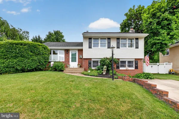 $460,000 | 21 Bonnie Rae Drive, Hamilton, NJ 08620