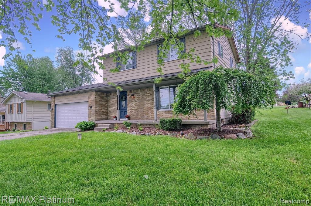 2421 Crane Road Fenton, MI 48430 - Photo 2 of 32