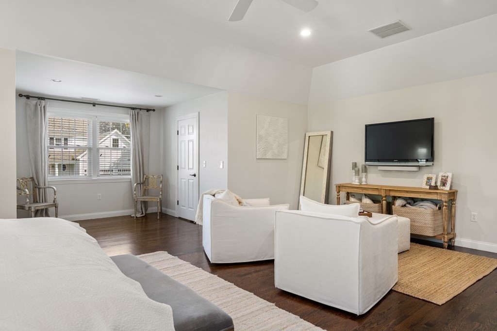 49 Elmwood Road Needham, MA 02492 - Photo 21 of 40 Gallery Image 21