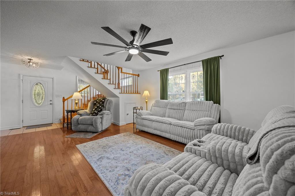 5172 Jordan Valley Road Trinity, NC 27370 - Photo 12 of 50 Living Room