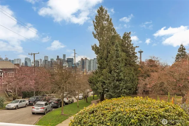$739,900 | 1231 5th Avenue North, Unit 101, Seattle, WA 98109