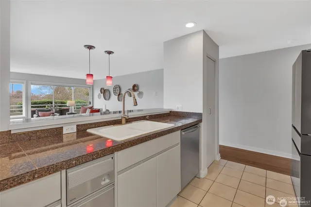 $739,900 | 1231 5th Avenue North, Unit 101, Seattle, WA 98109