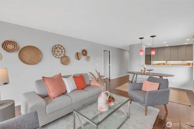 $739,900 | 1231 5th Avenue North, Unit 101, Seattle, WA 98109