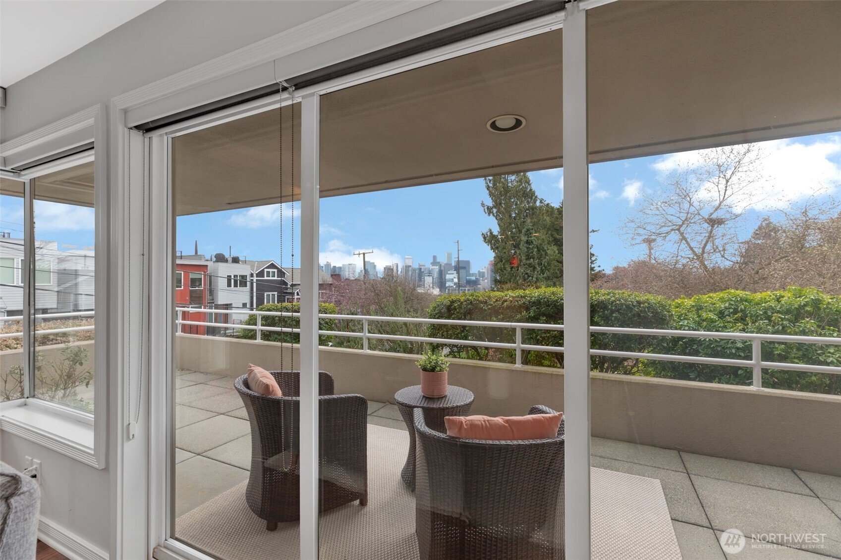 1231 5th Avenue North, Unit 101 Seattle, WA 98109 - Photo 10 of 31