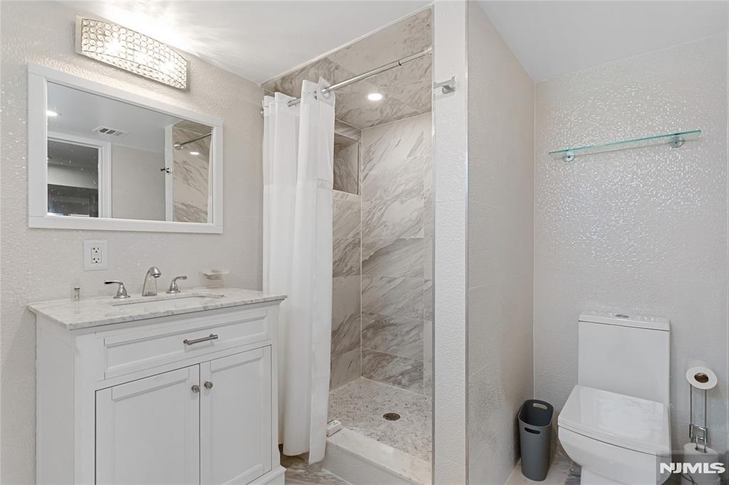 537 Spring Valley Road Paramus, NJ 07652 - Photo 28 of 36