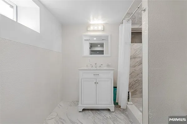 $1,600,000 | 537 Spring Valley Road, Paramus, NJ 07652