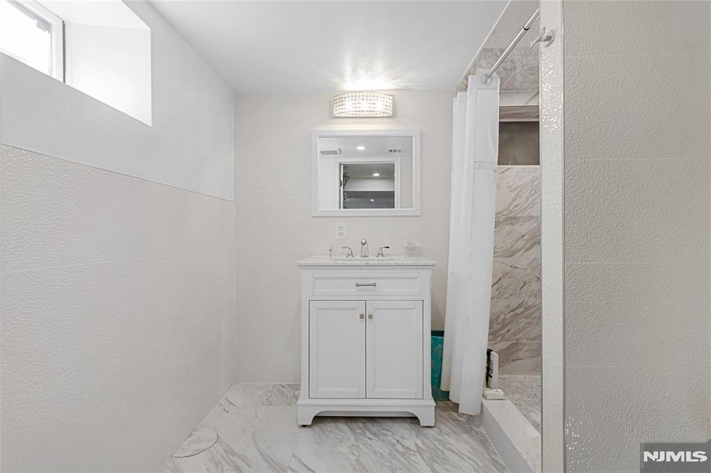 537 Spring Valley Road Paramus, NJ 07652 - Photo 29 of 36