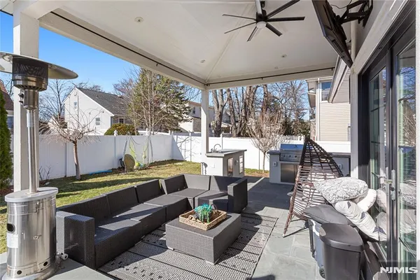 $1,600,000 | 537 Spring Valley Road, Paramus, NJ 07652