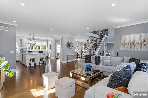 $1,600,000 | 537 Spring Valley Road, Paramus, NJ 07652