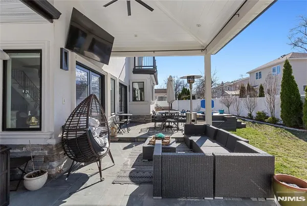 $1,600,000 | 537 Spring Valley Road, Paramus, NJ 07652