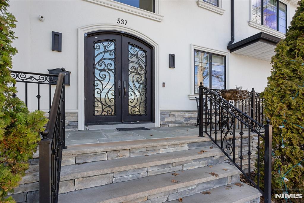 537 Spring Valley Road Paramus, NJ 07652 - Photo 36 of 36