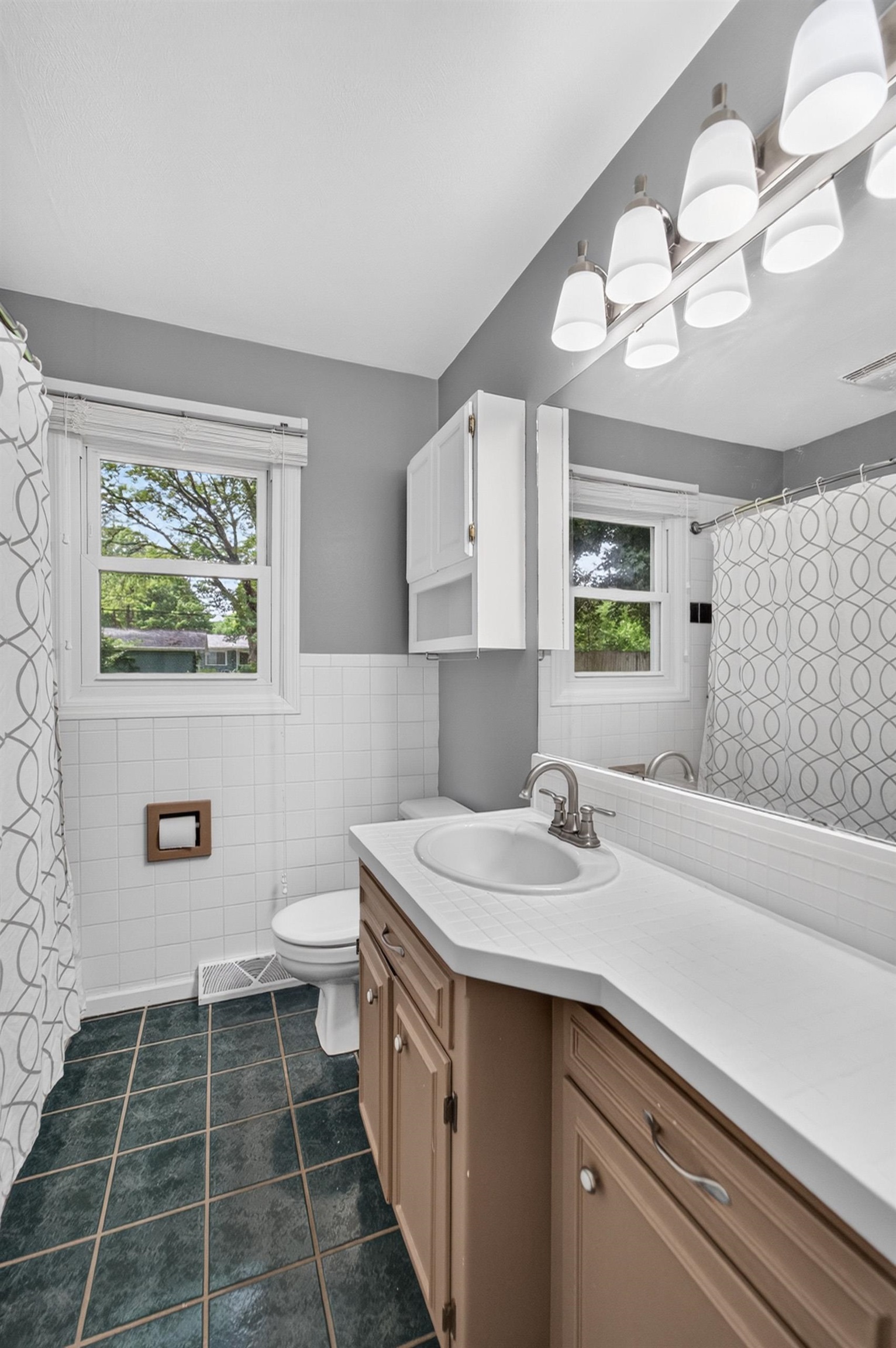 1221 Debra Lane Madison, WI 53704 - Photo 19 of 31