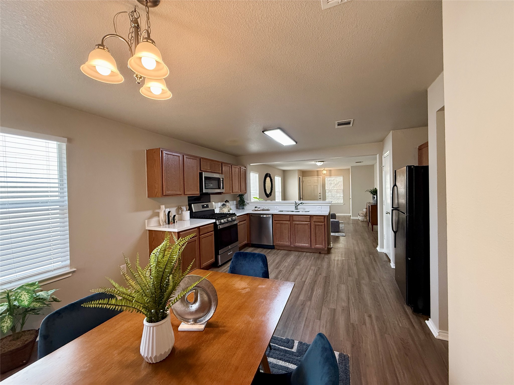 228 Black Forest Road Buda, TX 78610 - Photo 5 of 24 Kitchen dining combo