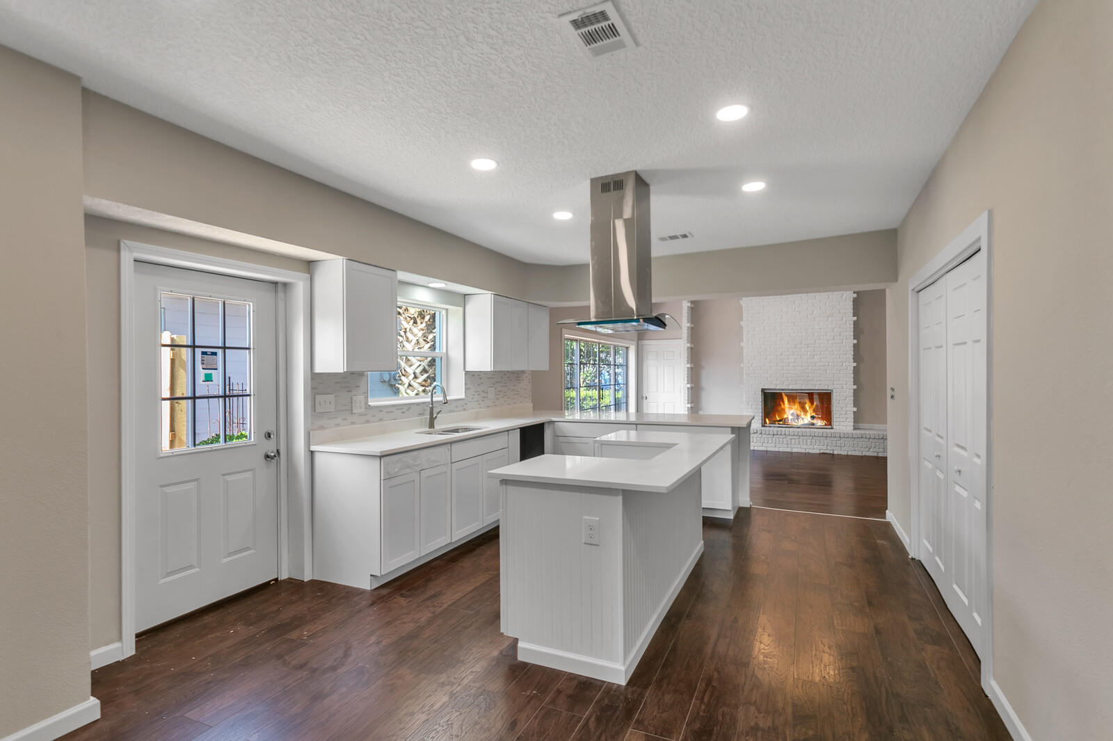 2978 Alonso Road Jacksonville, FL 32216 - Photo 13 of 34 Kitchen