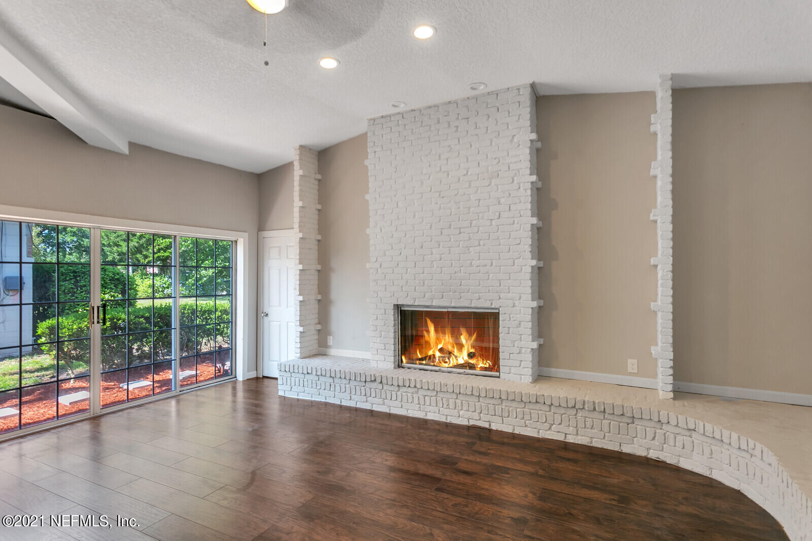 2978 Alonso Road Jacksonville, FL 32216 - Photo 8 of 34 Family Room