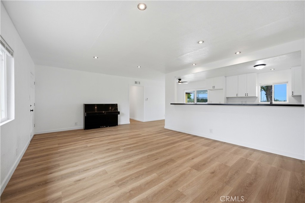 21820 Cajalco Road Perris, CA 92570 - Photo 8 of 42
