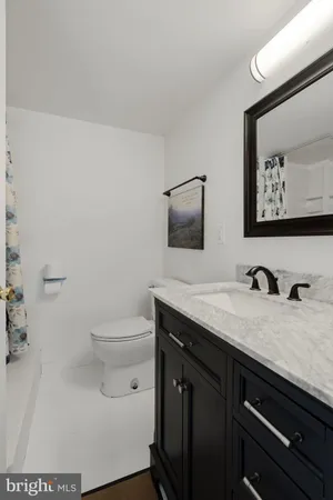 $325,000 | 159 Edgewood Drive, New Holland, PA 17557