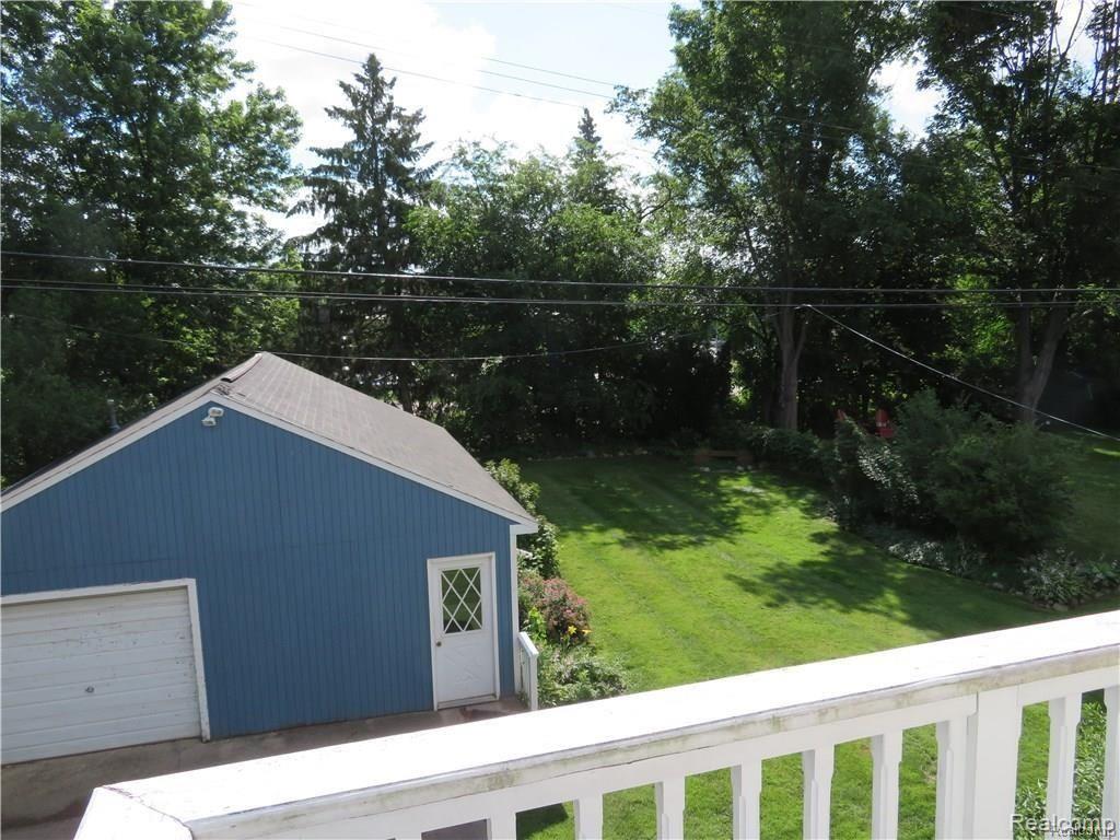 24 South Holcomb Road Clarkston, MI 48346 - Photo 8 of 61 8.jpg