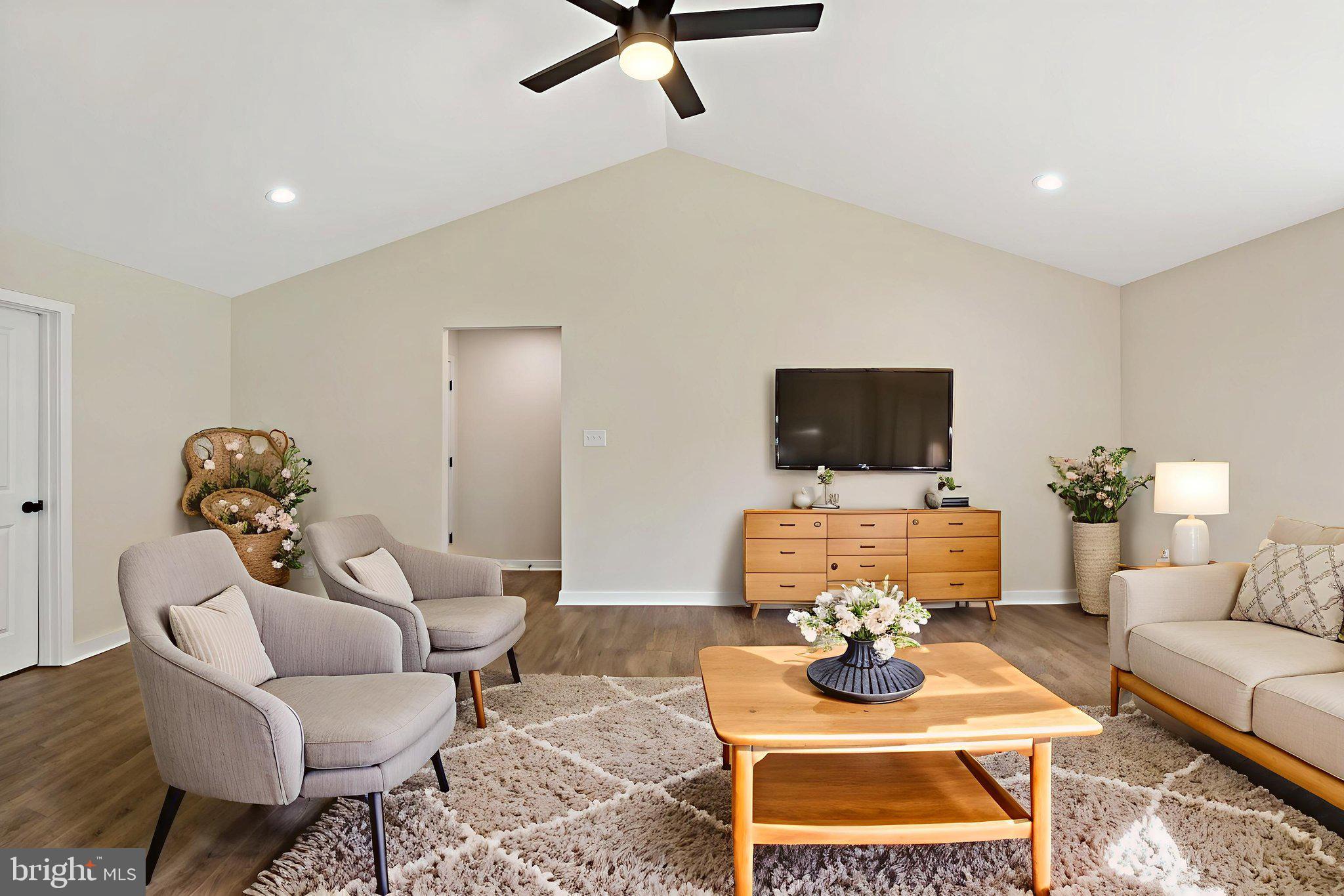 40 Mdg Berkeley Springs Berkeley Springs, WV 25411 - Photo 3 of 33 Living Room