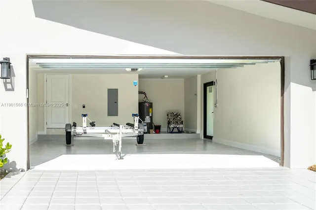 $1,890,000 | 842 West Coco Plum Circle, Plantation, FL 33324