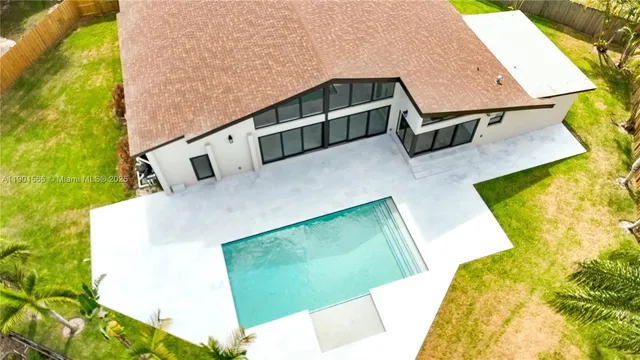 $1,890,000 | 842 West Coco Plum Circle, Plantation, FL 33324