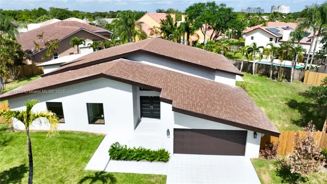 $1,890,000 | 842 West Coco Plum Circle, Plantation, FL 33324