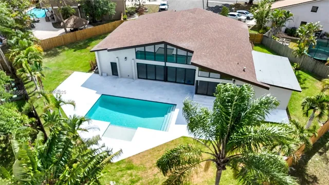 $1,890,000 | 842 West Coco Plum Circle, Plantation, FL 33324