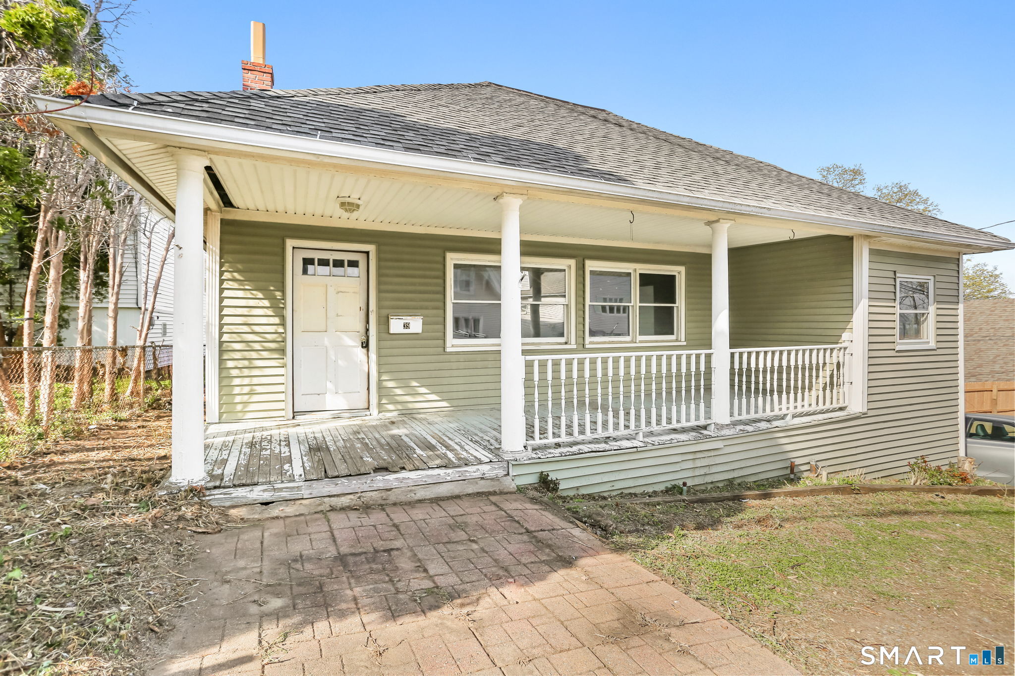 39 Soundview Avenue Milford, CT 06460 - Photo 1 of 18 front view of a house