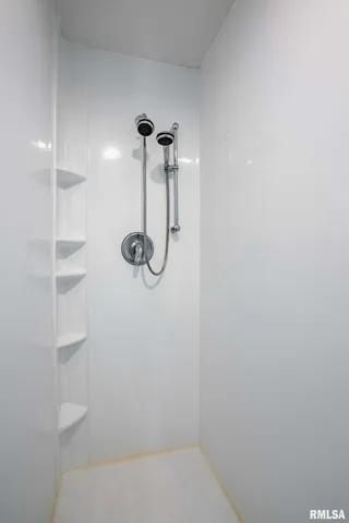 $219,000 | 708 Pawnee Drive, Du Quoin, IL 62832