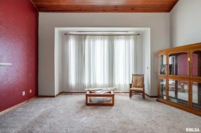 $219,000 | 708 Pawnee Drive, Du Quoin, IL 62832