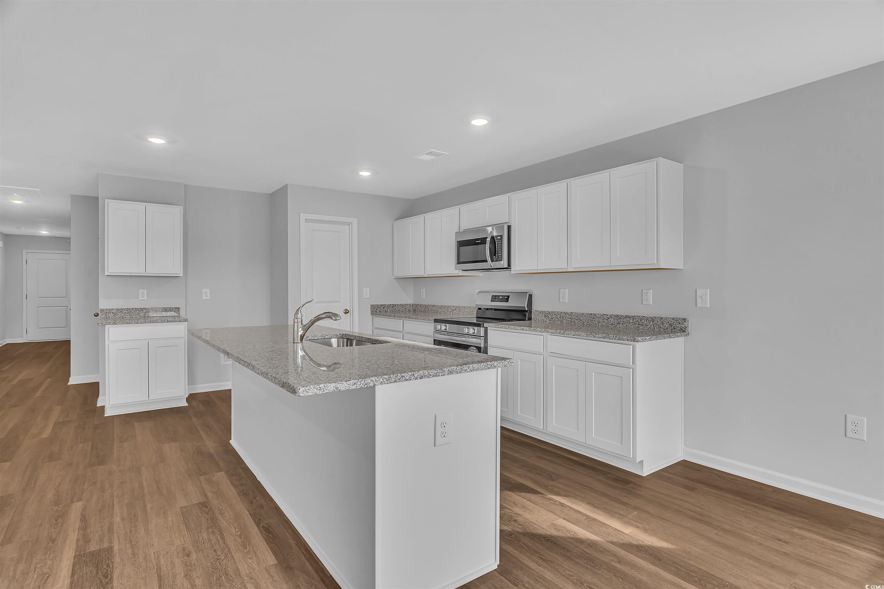 566 Wilbur Road Conway, SC 29527 - Photo 6 of 26 Gallery Image 6