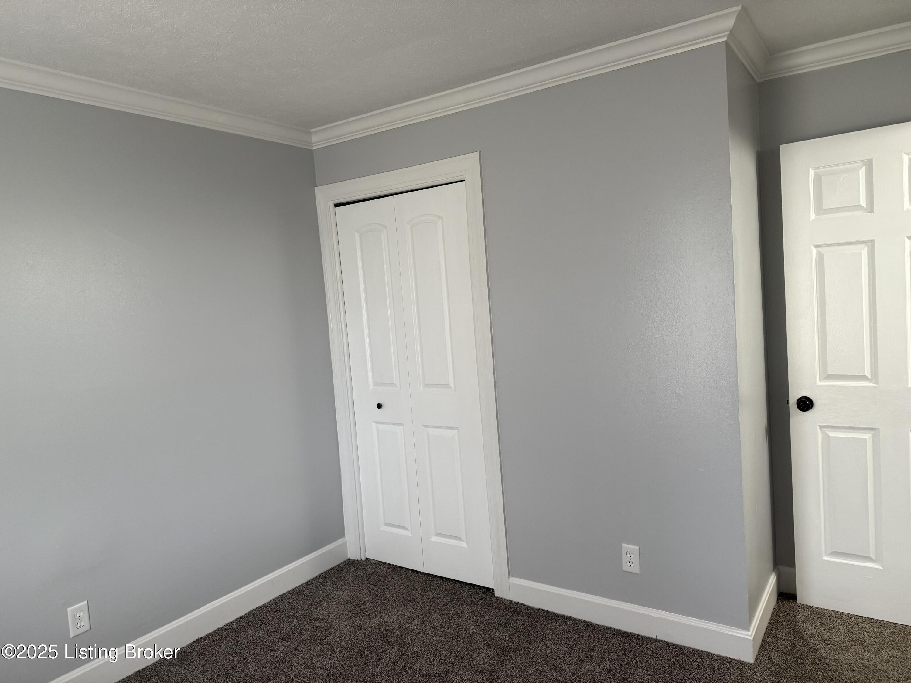160 Dewberry Road Louisville, KY 40229 - Photo 24 of 43 IMG_0693_202511101050043