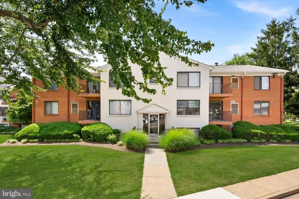 $240,000 | 125 U Clubhouse Drive Southwest, Unit 7, Leesburg, VA 20175
