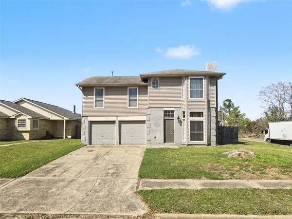$1,695 | 15223 Peachmeadow Lane, Channelview, TX 77530