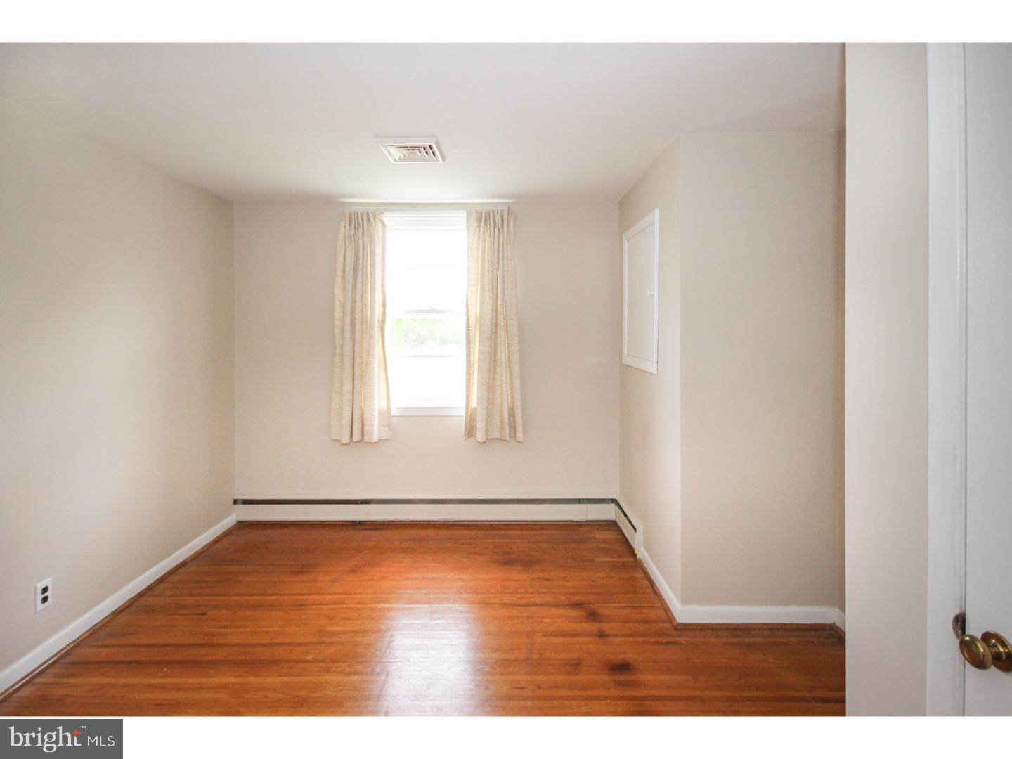 405 Cambridge Road Brookhaven, PA 19015 - Photo 12 of 21 Gallery Image 12