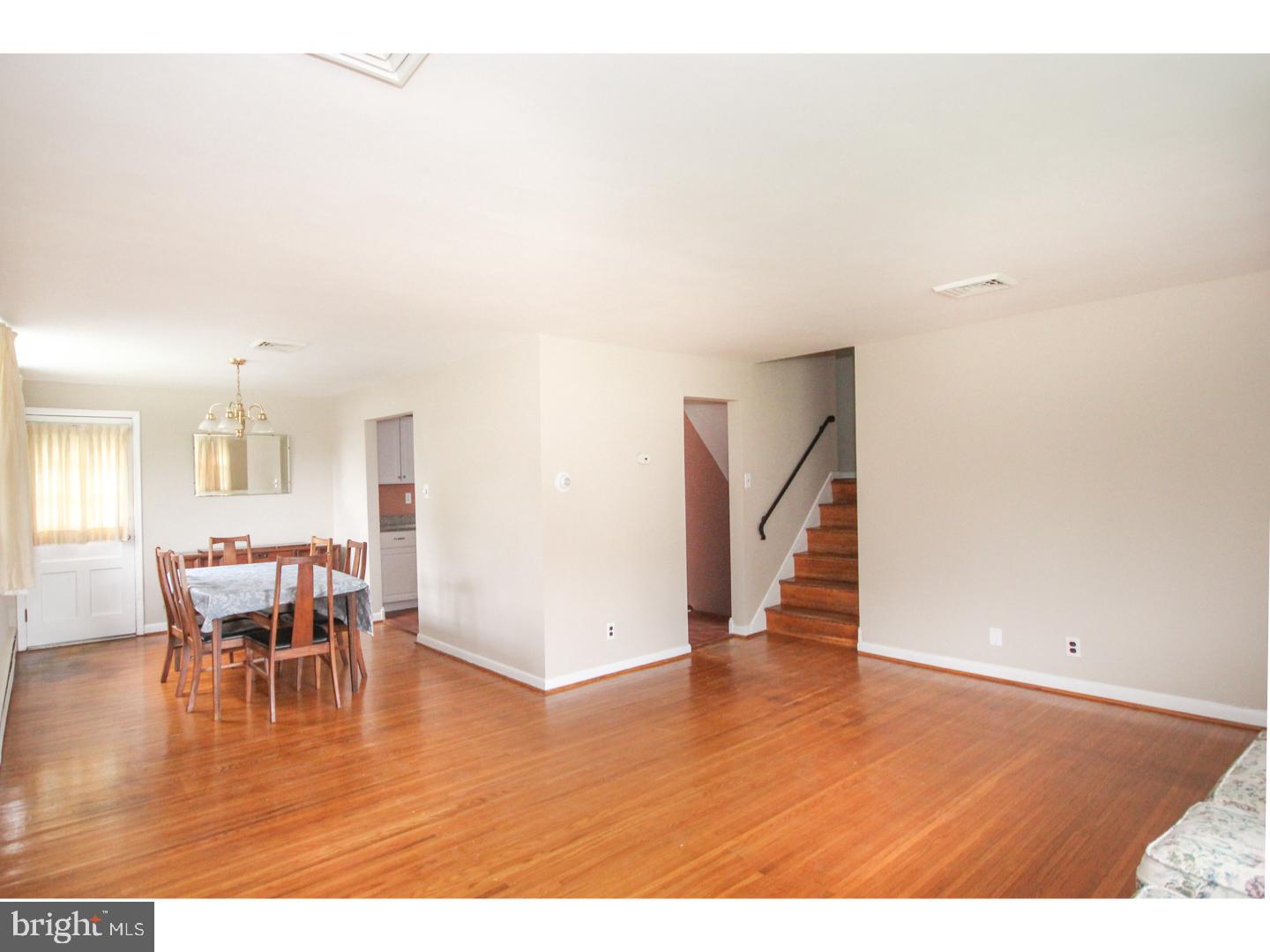 405 Cambridge Road Brookhaven, PA 19015 - Photo 3 of 21 Gallery Image 3
