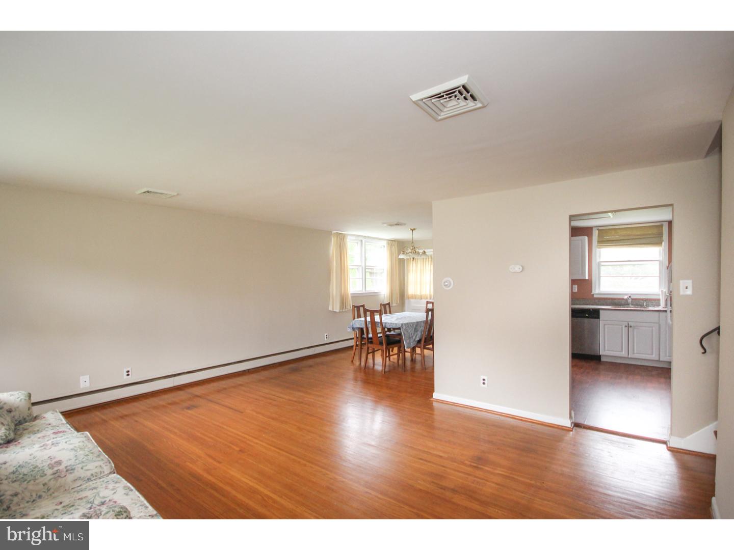 405 Cambridge Road Brookhaven, PA 19015 - Photo 4 of 21 Gallery Image 4