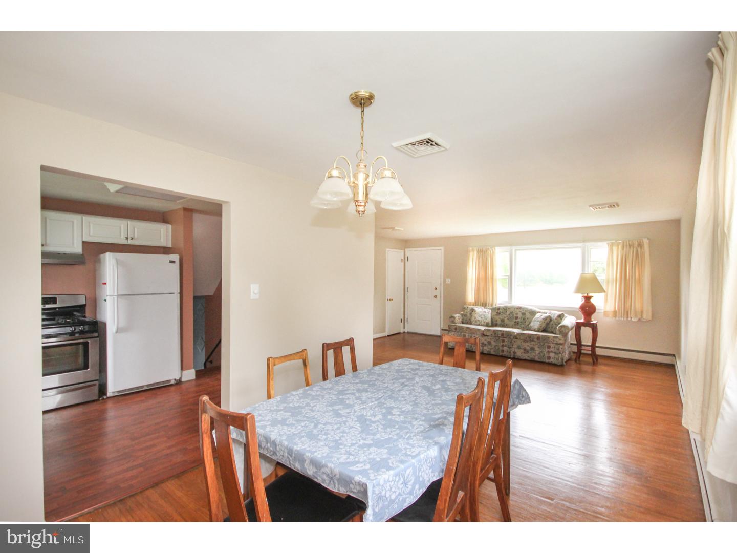 405 Cambridge Road Brookhaven, PA 19015 - Photo 5 of 21 Gallery Image 5