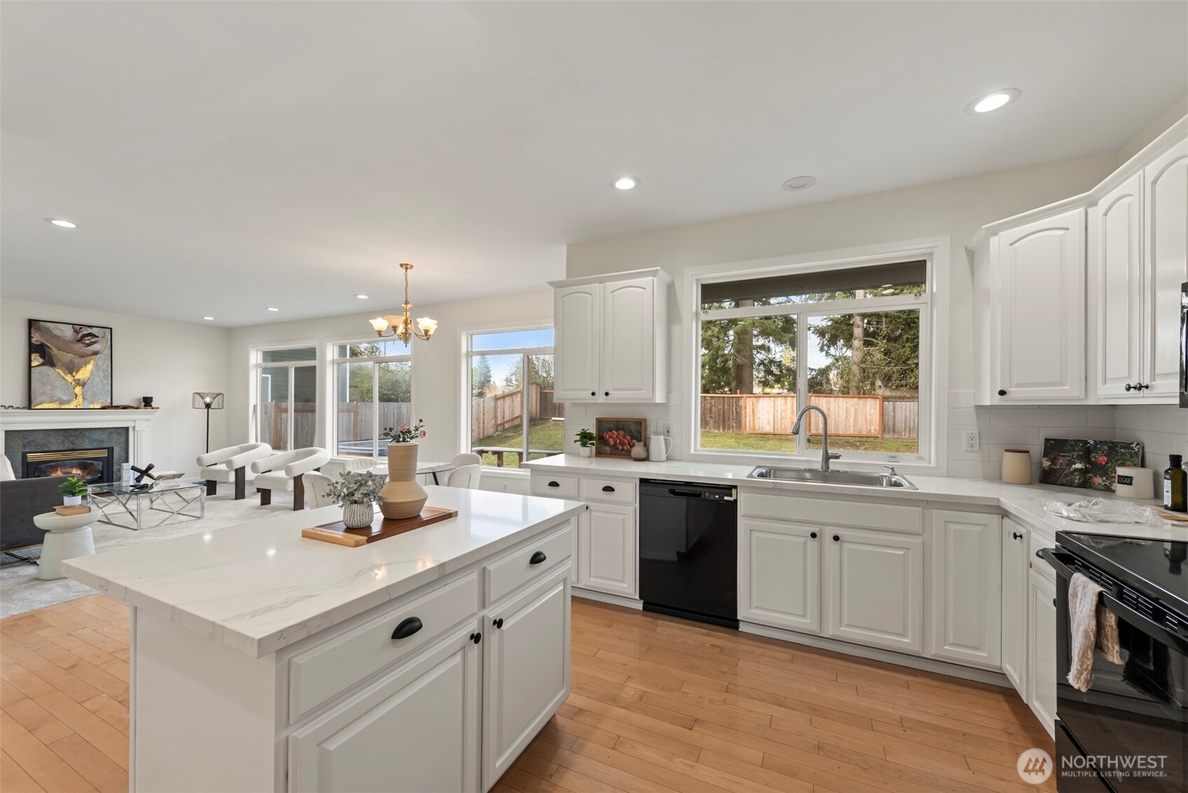 765 Vashon Avenue Northeast Renton, WA 98059 - Photo 10 of 25