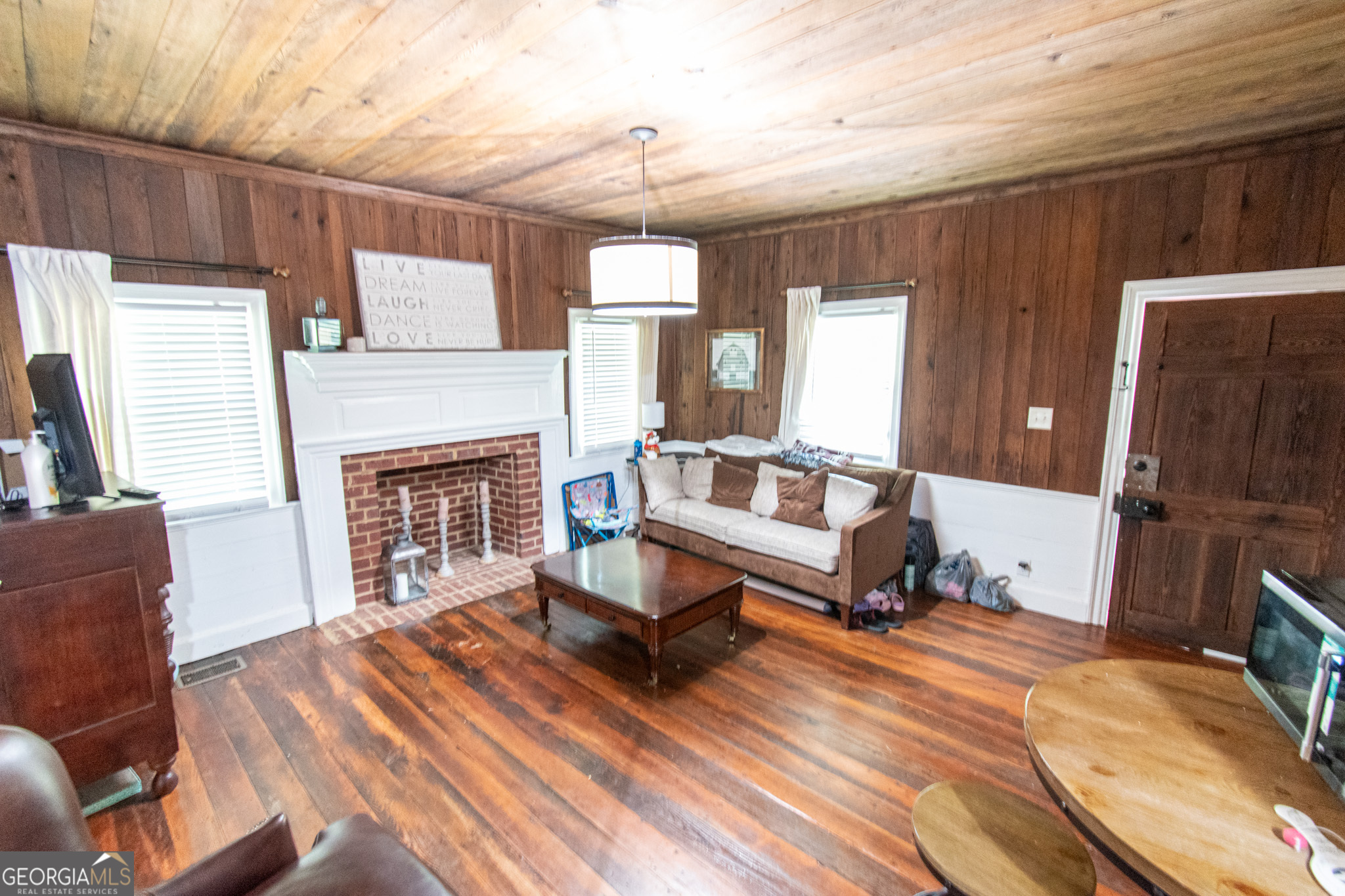 1651 Mergendollar Road Good Hope, GA 30641 - Photo 77 of 152 Living Room