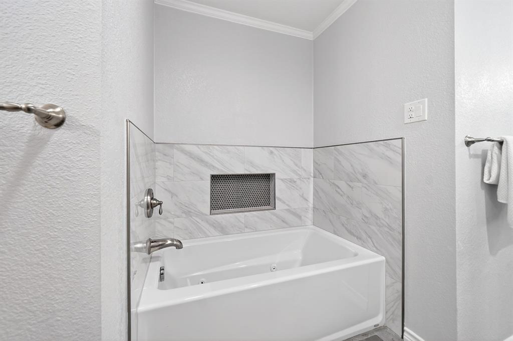 10114 Lawler Road Dallas, TX 75243 - Photo 16 of 32