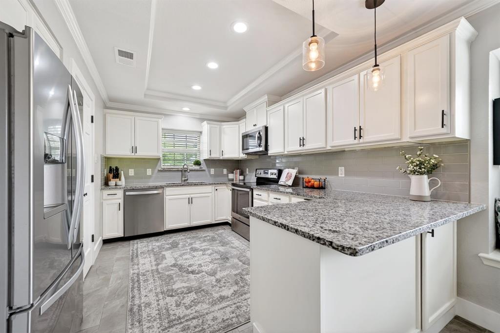 10114 Lawler Road Dallas, TX 75243 - Photo 8 of 32