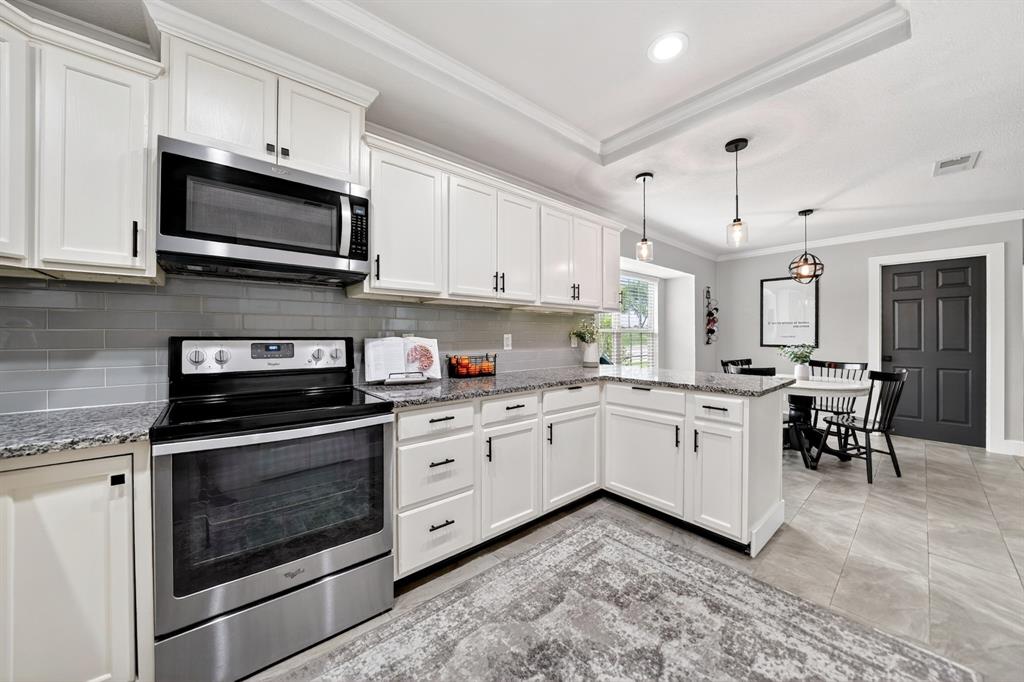 10114 Lawler Road Dallas, TX 75243 - Photo 10 of 32