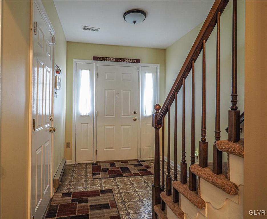 1033 Barnside Road Allentown, PA 18103 - Photo 4 of 27 Gallery Image 4