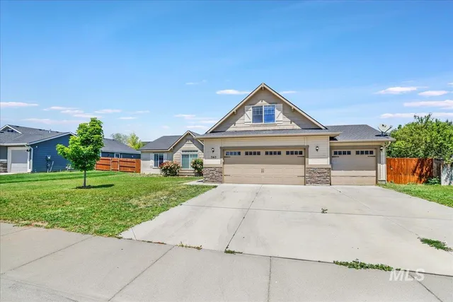 $395,000 | 740 Southwest Portal Street, Mountain Home, ID 83647