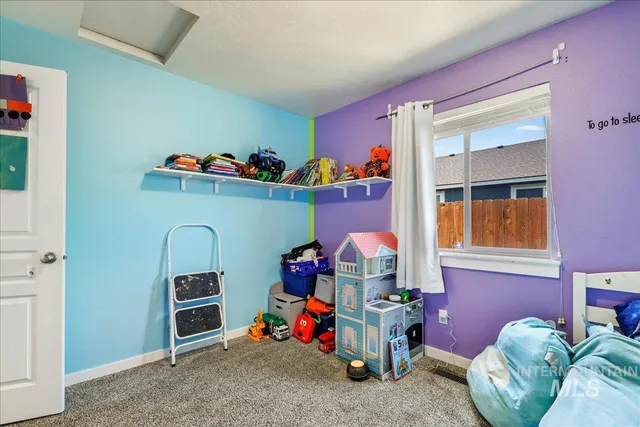 $395,000 | 740 Southwest Portal Street, Mountain Home, ID 83647