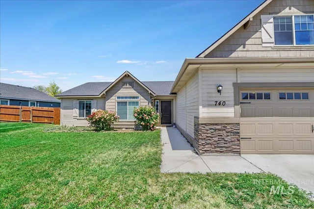 $395,000 | 740 Southwest Portal Street, Mountain Home, ID 83647