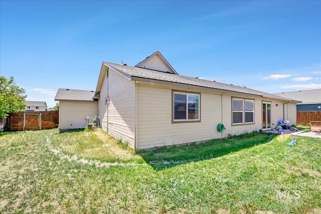 $395,000 | 740 Southwest Portal Street, Mountain Home, ID 83647