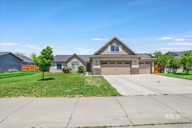 $395,000 | 740 Southwest Portal Street, Mountain Home, ID 83647