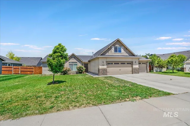 $395,000 | 740 Southwest Portal Street, Mountain Home, ID 83647